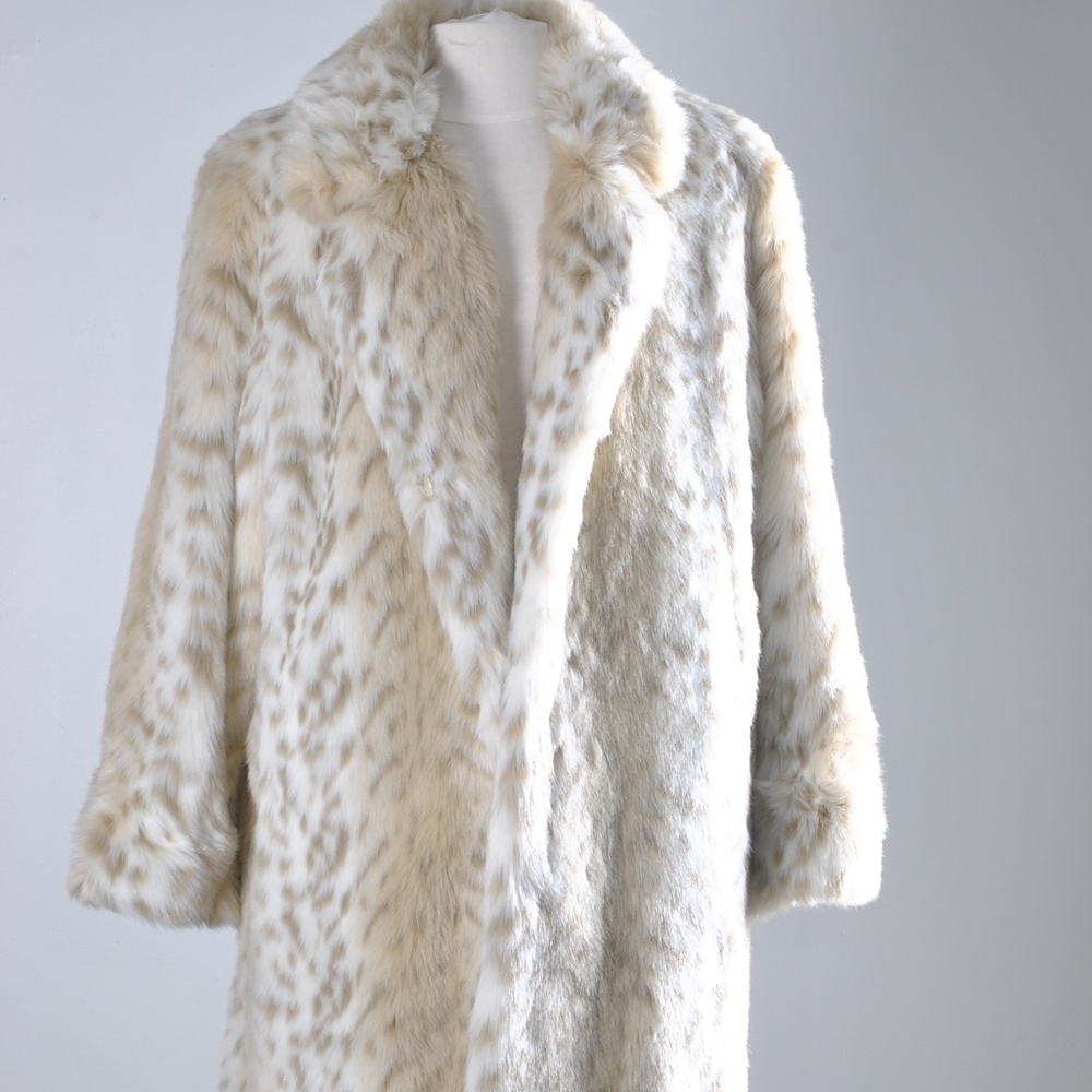 Brand new Coat Dennis Basso